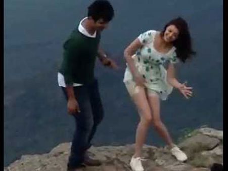 చూస్తే షాక్ తింటారు : మరీ ఇలాగా..!? అతనితో కలిసి స్విమ్మింగ్ చేస్తూ కాజల్ ఫొటోలు , అంత చిన్న గౌన్ లో