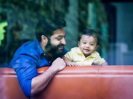 కొడుకు బర్త్ డే ఫంక్షన్ మీద ఇంత పంతం ఎందుకు? ఎన్టీఆర్ ఎందుకిలా చేస్తున్నాడు??