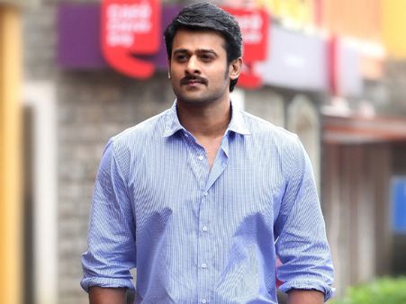 టైటిలేంటీ ఇలా ఉందీ... చూసి కూడా ప్రభాస్ ఒప్పుకున్నాడా?