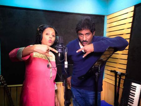 రూమర్స్ అధిగమించి....యాంకర్ సుమ కొత్త అవతారం!