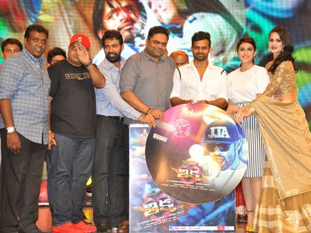 చిరంజీవి, పవన్‌ కళ్యాణ్‌ వల్లే ఇక్కడి దాకా... (తిక్క ఆడియో వేడుక)