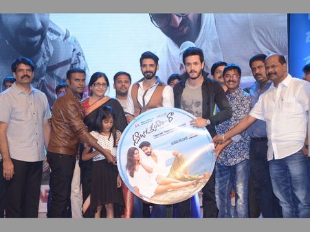 నా చార్జింగ్ తగ్గిపోయింది, ఇక చెలరేగిపోతా, నాన్న సారీ...(ఆడియో వేడుకలో అఖిల్)