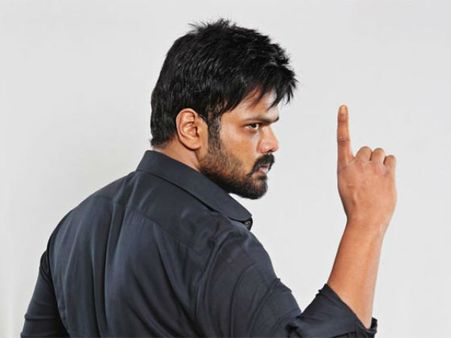 మంచు మనోజ్ సెట్లో వివాదం, నిర్మాతపై దాడి, అసలు ఏం జరిగింది?