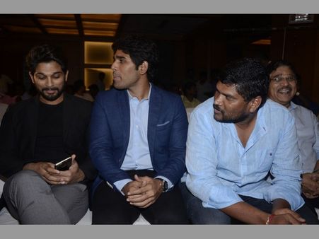 త్రివిక్రమ్-పూరి దేవుళ్లు.... నన్ను గెంటేసేదాకా గీతాఆర్ట్స్‌లోనే!