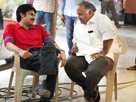 పవన్ కి కౌంటర్ గానే సుకుమార్ కి BMW : మరీ ఇంత కక్షా...!?