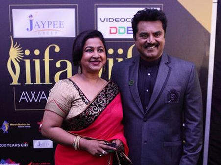 సీనియర్ నటి రాధికను అవమానం చేసారు..బాధాకరం, నిర్మాత క్షమాపణ