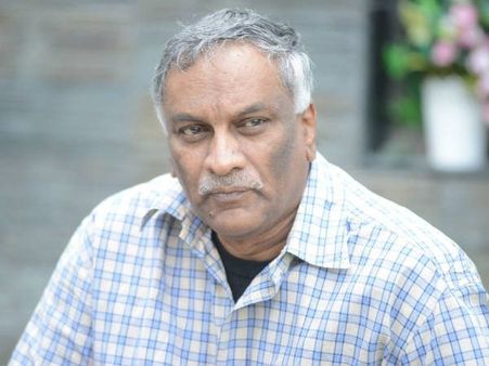 చెట్టుపేరు చెప్పుకునే హీరోలే అంతా... తమ్మారెడ్డి సంచలన పంచ్