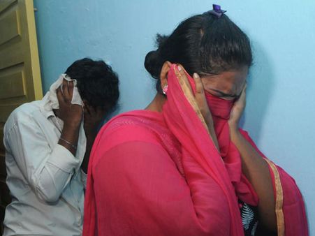 స్టార్ హీరోతో నటిస్తూ... మరో వైపు వ్యభిచారం: తెలుగు సినీ నటి అరెస్ట్!