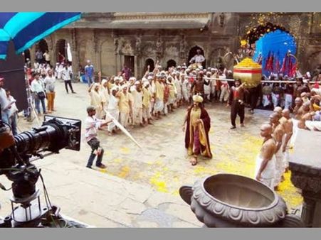 గౌతమీపుత్ర శాతకర్ణి యాగం: ఎన్టీఆర్, మోక్షజ్ఞకి అలా లింక్ కలిసింది!