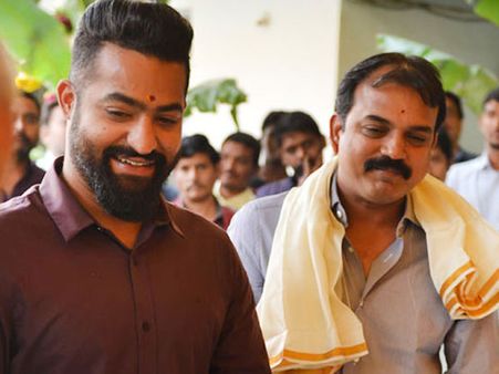 కొరటాలకు ఎన్టీఆర్ గిఫ్ట్ : ఏం ఇస్తున్నాడో తెలుసా?