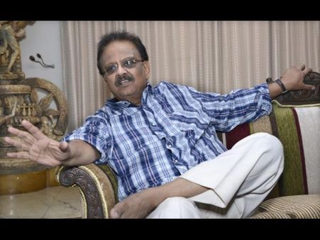 పాట పాడుతూ ఎస్పీ బాలు భావోద్వేగం, కన్నీళ్లు....