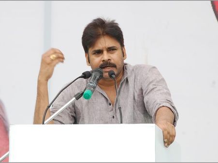 పవన్ కొత్త పుస్తకం ‘నేను-మనం-జనం’కు ఘోస్ట్ రైటర్ ఉన్నాడా,నిజమా?