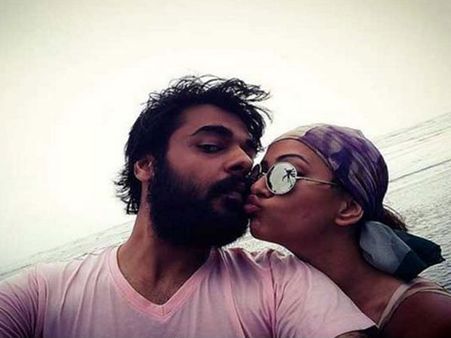 అతనితో డేటింగ్ చేస్తున్నా, పెళ్లిపై నమ్మకం ఉంది: శ్వేతా బసు (ఫోటోస్)