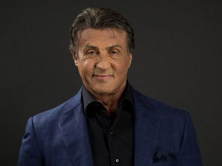 నేను బతికే ఉన్నా బాబోయ్...ఫేస్ బుక్,ట్విట్టర్ లలో చంపద్దంటూ స్టార్