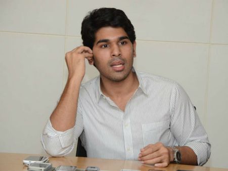 అల్లు శిరీష్ ఏదో సెన్సేషన్ క్రియేట్ చేస్తున్నాడు, ఈ న్యూస్ చూస్తే అదే డౌట్