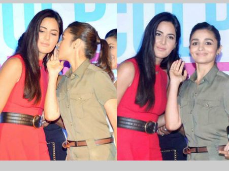 ఒహ్హో...! రెండు కళ్ళూ సరిపోవేమో... ఆ ఇద్దరూ భామల స్విమ్మింగ్ పూల్ వర్కౌట్స్ (వీడియో)