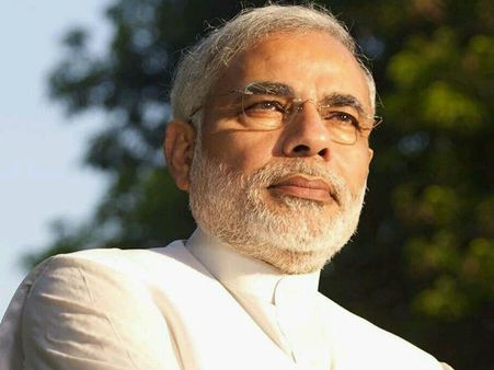 ప్రధాని మోదీని.. క్షమాపణ చెప్పమంటున్న దర్శకుడు