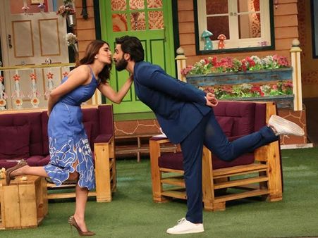 ముద్దులకే అంత దుమారం రేగింది... ఇక ఈ పాట చూడండి మరీ (వీడియో)