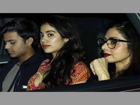 కూతురు లవ్ ఎఫైర్.... శ్రీదేవి-బోనీ కపూర్ గ్రీన్ సిగ్నల్? (ఈ ఫోటోలే సాక్ష్యం)