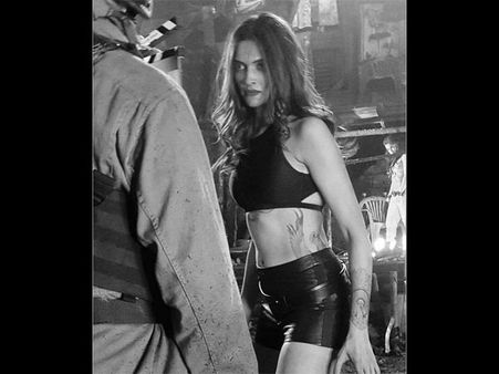 తెలుగులోనూ అదరగొట్టింది: దీపిక పదుకోణే ట్రిపులెక్స్ ట్రైలర్