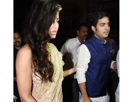 అంబానీ కొడుకును ప్రేమలో దింపింది, ఎవరా హీరోయిన్?