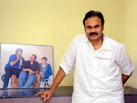 వాడు తేడా, ఫ్యాన్స్ కోసం ఇదంతా చేయడం లేదు: పవన్ కళ్యాణ్ గురించి నాగబాబు!