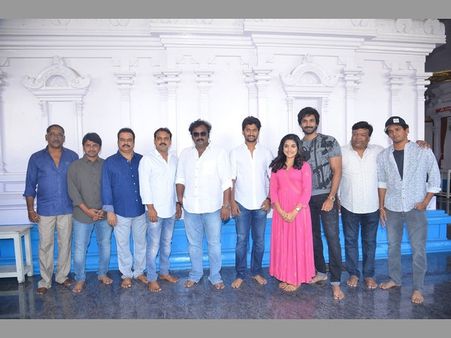 వినాయక్‌, కొరటాల శివ సమక్షంలో... హీరో నాని న్యూ మూవీ స్టార్ట్ (ఫోటోస్)