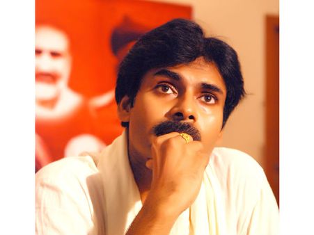 తనికెళ్ల భరణి కథ చెప్పాడు కానీ, పవన్ ప్లాపుల్లో ఉండటం వల్లే...