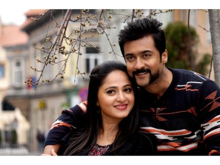 శృతి హాసన్, అనుష్క మైండ్ బ్లోయింగ్ లుక్ (సింగం-3 ఫోటోస్)