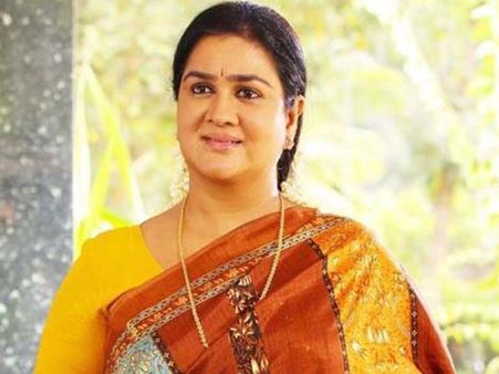 టీవో షోలో తాగి వచ్చి, బూతులు పంచాంగం.. సీనియర్ నటిపై,ఛానెల్ పై కంప్లైంట్