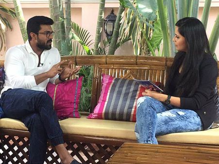 అనసూయతో డేట్ కు వచ్చిన రామ్ చరణ్, భలే సరదాగా ఉందే (వీడియో)