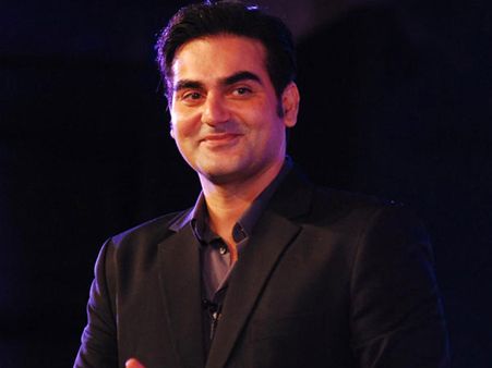 మా అన్నయ్య సెక్స్ లేకుండా ఉండలేడు... స్టార్ హీరో తమ్ముడు, అందరి ముందే ఇలా