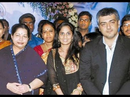 అజిత్ వచ్చేస్తున్నాడు, రజినీ కూడా : తమిళ రాజకీయాల్లో పెనుమార్పులకు రంగం సిద్దం ?