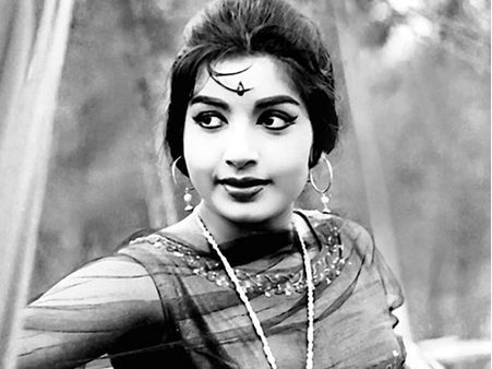 అమృతవల్లి నుంచీ తమిళతల్లి వరకూ..... అయిష్టంగానే సినిమాల్లోకి (అరుదైన ఫొటోలు)