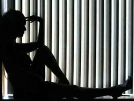 ఆ హీరో అమ్మాయిల పిచ్చోడు..నీతో ఆడుకుంటాడు అంటూ ఆమెకు ఫ్యాన్స్ వార్నింగ్