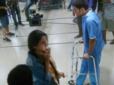 నడవలేని స్థితిలో.... మహేష్ బాబు 23 ఫోటోస్ లీక్!