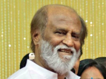 రజినీకాంత్ పై తిరుగుబాటు, సొంత స్కూల్ లోనే, నోట్లరద్దుని సమర్థించారు సరే మా సంగతేమిటీ??