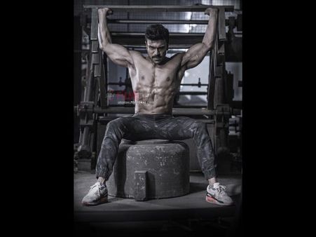 ‘ధృవ’ మూవీ చూసిన ఆడియన్స్, ఫ్యాన్స్ టాక్