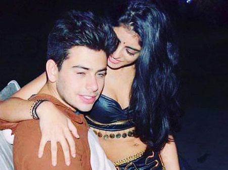 మొన్న శ్రీదేవి కూతురు, ఇపుడు బిగ్ బి మనవరాలు.... ఫోటోలు వైరల్