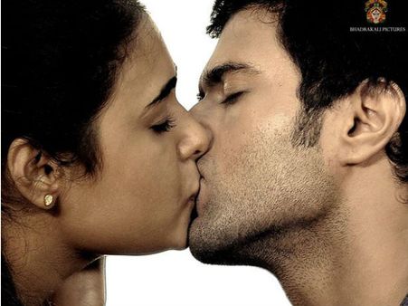 పెళ్లి చూపులు హీరో... ముద్దు సీన్‌తో షాకిచ్చాడు: ‘అర్జున్ రెడ్డి’ మూవీ పోస్టర్