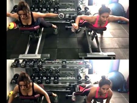 సెక్సీ సిస్టర్స్: జిమ్ లో వర్కౌట్ చేస్తూ ఇలా... (వీడియో)