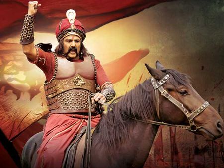 ‘గౌతమిపుత్ర శాతకర్ణి’ :రాస్తారోకో, ఆందోళనకు దిగిన బాలకృష్ణ అభిమానులు