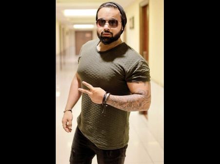 నన్ను చంపొద్దు..., నేను బతికే ఉన్నా..: బాలీవుడ్ టాప్ సింగర్ ఆవేదన