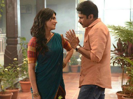 పవన్ మళ్ళీ వెనకడుగేస్తున్నాడు... 26 న అభిమానులకు నిరాశే