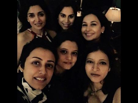 మహేష్ భార్య, రామ్ చరణ్ భార్య కలిసి పార్టీ చేసుకున్నారు... (ఫోటోస్)