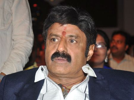 శాతకర్ణి... ఆ విమర్శపై నిజాయితీగా స్పందించిన బాలకృష్ణ