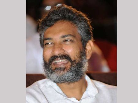 ఎంతో మందికి చేసిన రాజమౌళి... తండ్రి కోసం ఆ మాత్రం చేయడా?