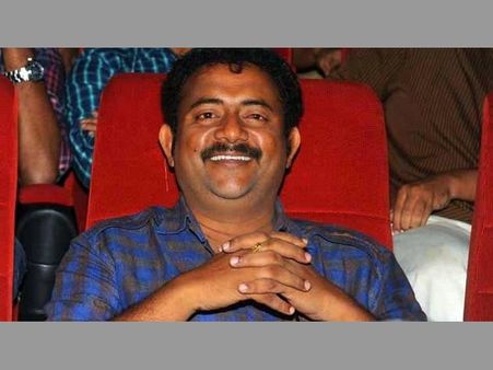 ఖైదీ, శాతకర్ణి.... వార్ వన్ సైడ్ లాంటివి నమ్మను!