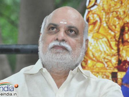 తెలుగువాడిగా గర్వపడుతున్నా రాఘవేంద్ర రావు : గౌతమిపుత్ర శాతకర్ణి కి దర్శకేంద్రుడి ప్రశంస....