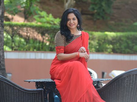 శాతకర్ణి సినిమాతో.... సింగర్ సునీత 750 నాటౌట్‌!